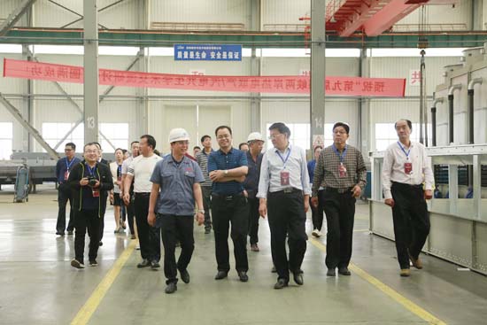 孟津县人大常委会光临z6.com调查调研现代设备造作业