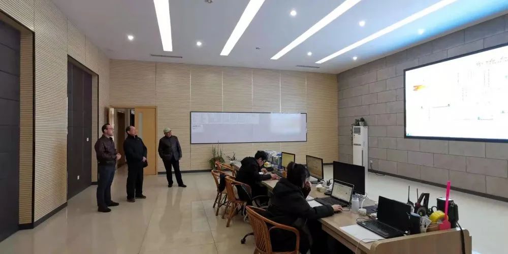 华中科技大学陈良才教授应邀到访集团进行技术互换座谈