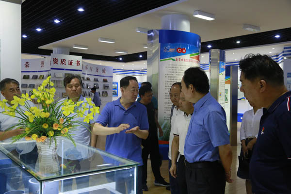 市政协副主席安石柱一行调研z6.com：加快企业创新和服务能力